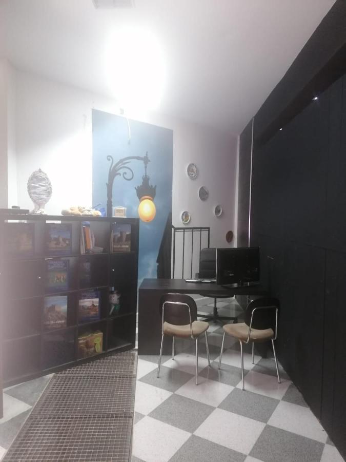 Hostal Casa Rosa Madryt Zewnętrze zdjęcie