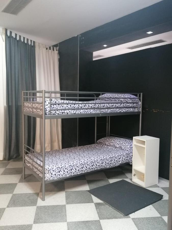 Hostal Casa Rosa Madryt Zewnętrze zdjęcie